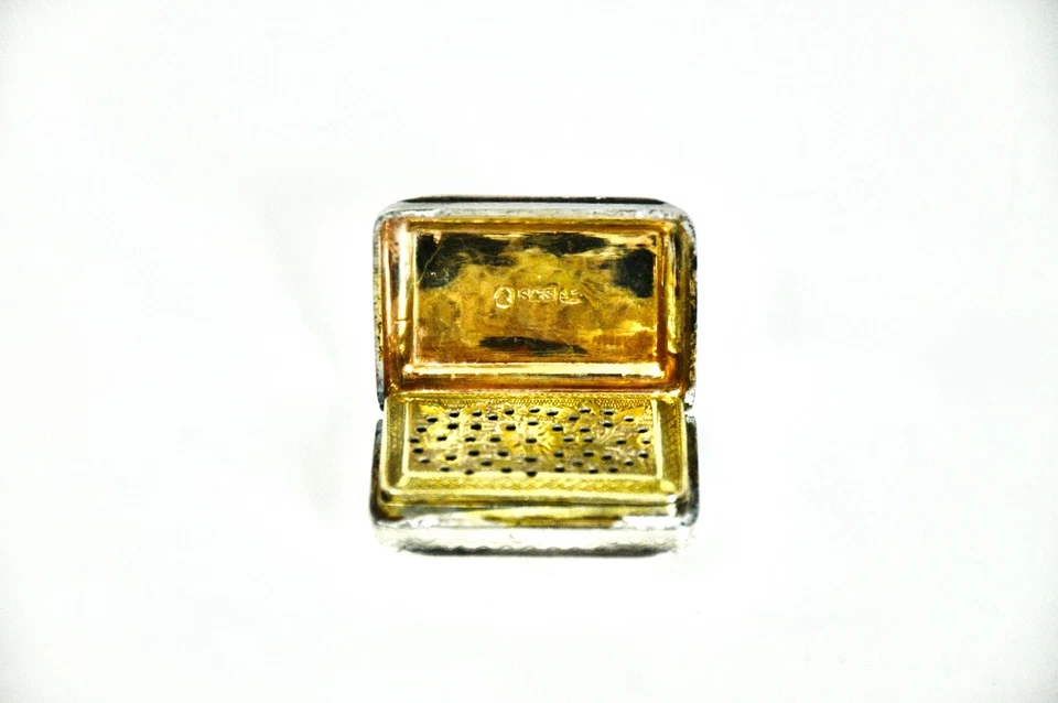 Antigua vinarigreta de plata de ley 1813 de T. Simpson & Son Foto 4 de 4