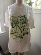 M Hotel Las Vegas Kiss Me I’m Irish T shirt Large