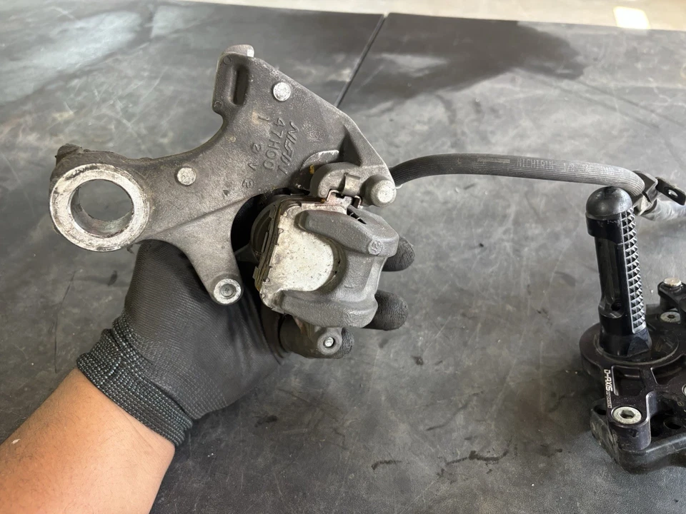 Juego trasero derecho izquierdo 11-25 Suzuki GSXR 750 600 eje D por pista accionada juego trasero Foto 2 de 4