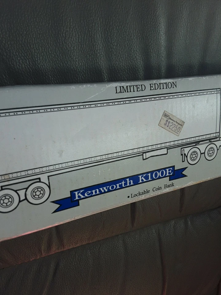 Kenworth K100E Limited Edition 1/64 Scale Hoover Semi Tractor & Trailer Bank  EC - Image 3 of 4