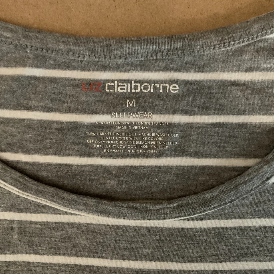 Camisón estilo camiseta a rayas Liz Claiborne mediano Foto 4 de 4