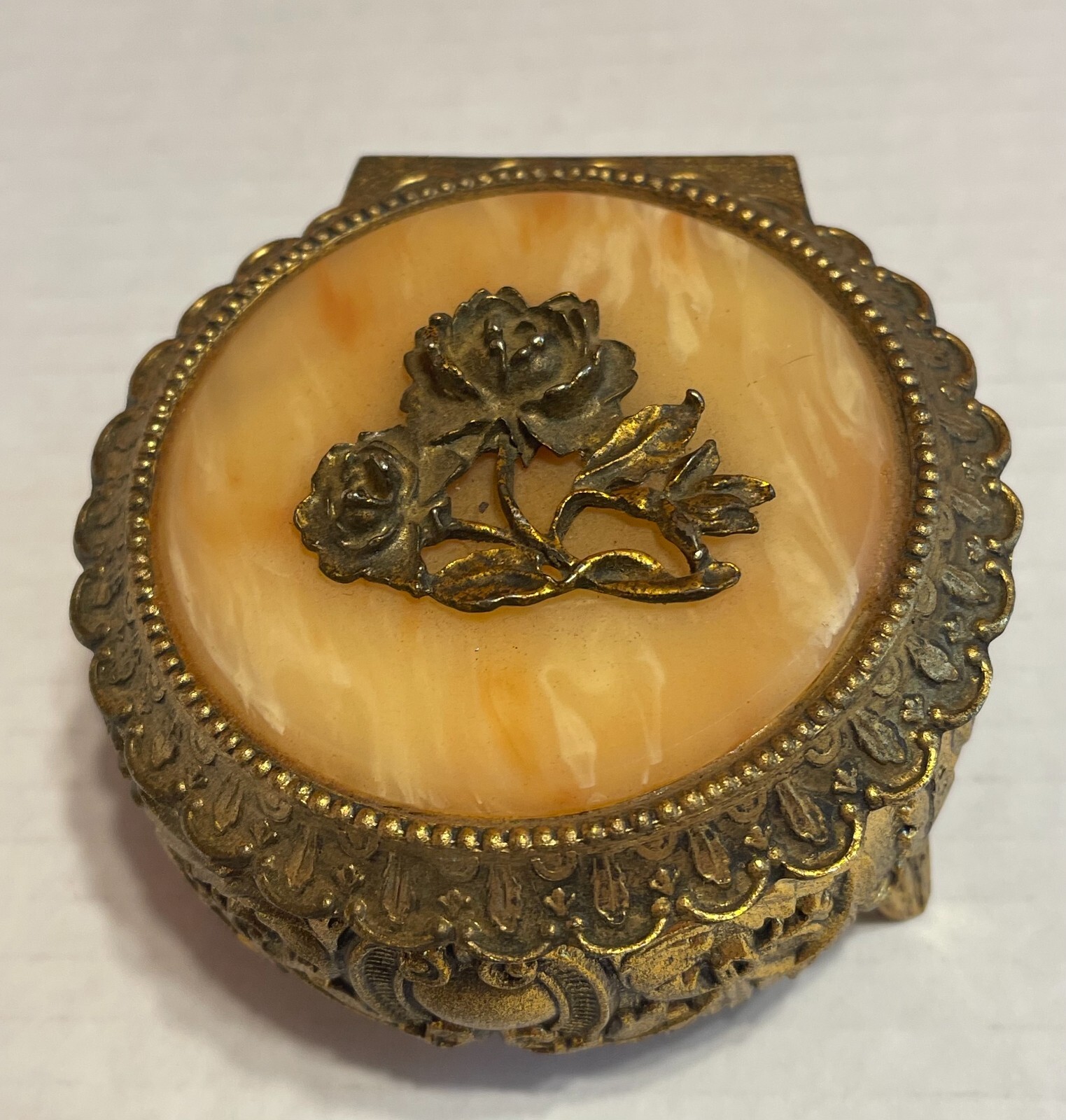 VTG SANKYO MUSIC BOX SONG “FEELINGS” Gold Tone Metal Faux Marble plaque