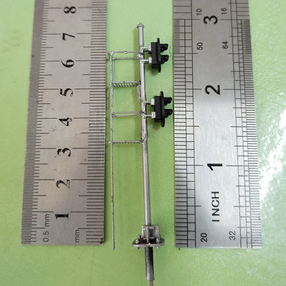 1 x HO scale model railroad 2 heads block signal LED made Green/Red light #K22Ky - Image 3 of 4