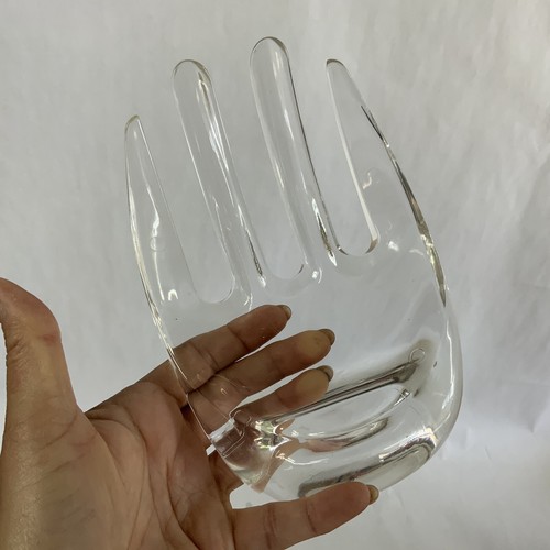 Lucite Clear Large Salad Hands Kitchen Kitsch Contemporary Modern - Picture 8 of 8