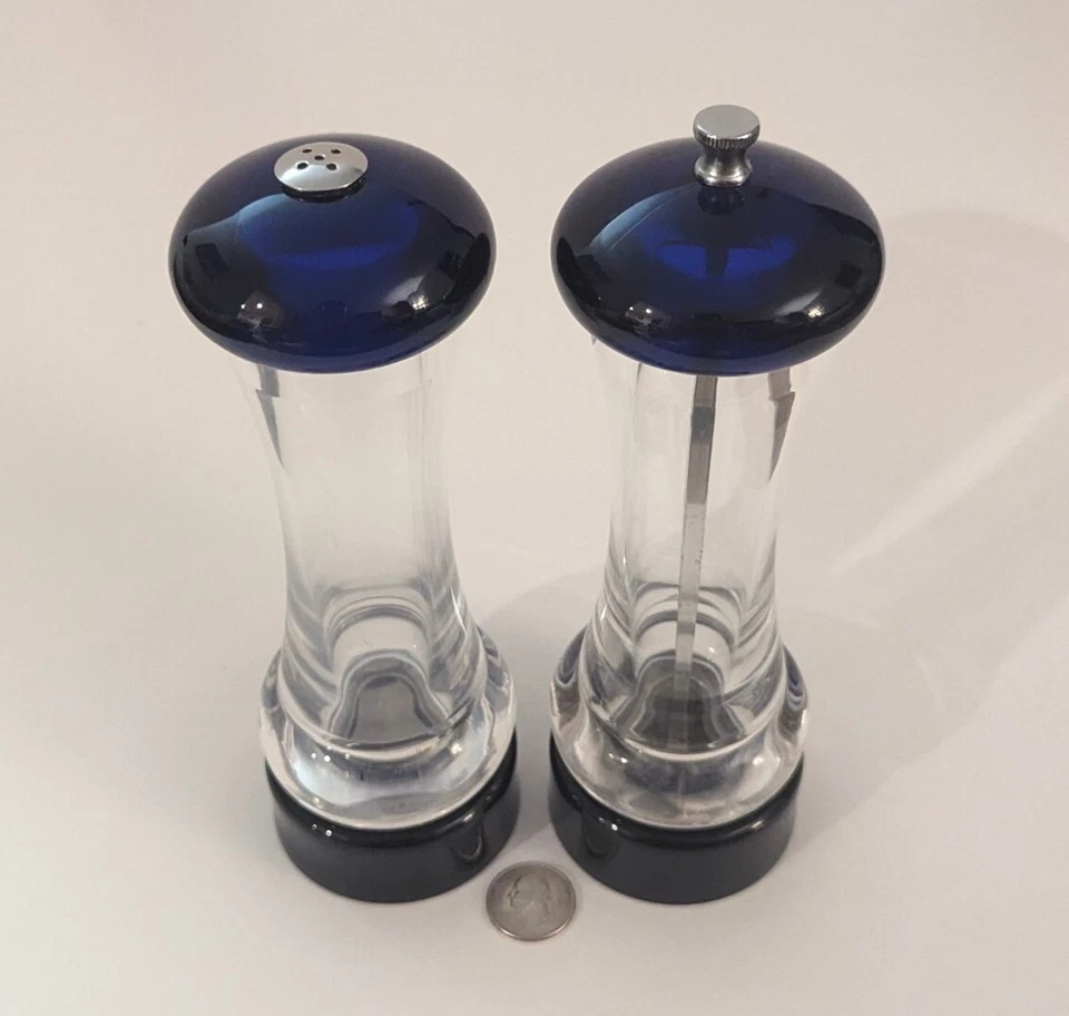 Molinillo de pimienta y salero azul claro acrílico Lucite vintage Olde Thompson 8,5" Foto 4 de 4