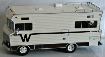 NEO SCALE MODELS 46630 WINNEBAGO BRAVE 1:43 mit OVP