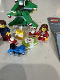 LEGO Seasonal: Decorating the Tree (40058)