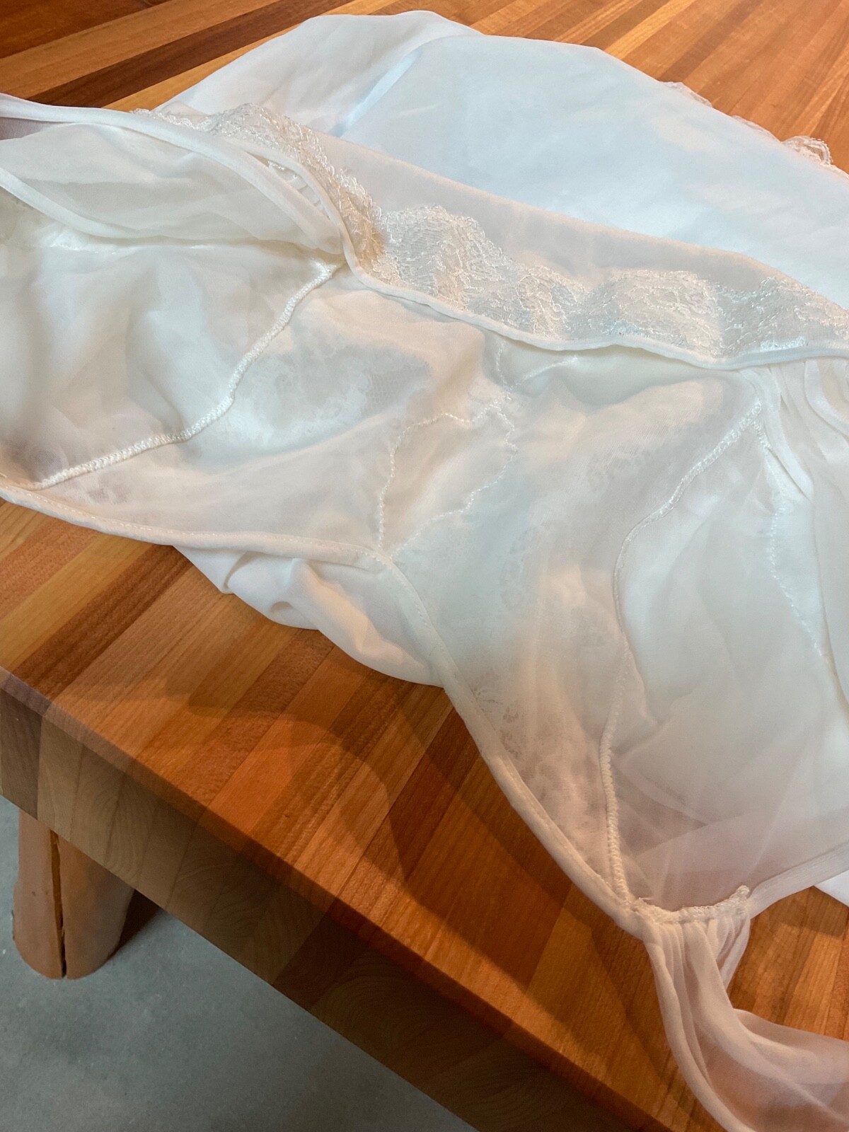 LUXITE by Kayser Vintage Women's Nightgown size 36 white cream Lace  Cottagecore