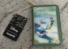 Cartera Disney Loungefly Peter Pan Serie de Libros Cremallera Alrededor Nueva Como Nueva con Etiquetas