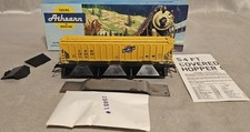 NOS Athearn HO Scale Chicago North Western 54' Ribside Covered Hopper CNW 182455