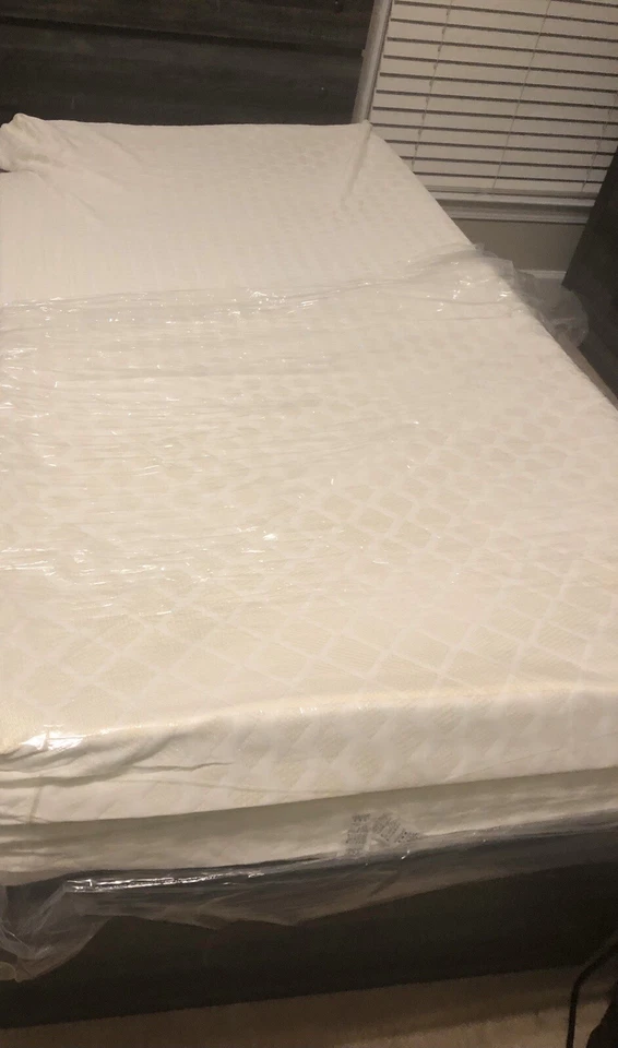 Colchón doble de espuma viscoelástica Ashley Sleep cromado de 12 pulgadas Foto 4 de 4