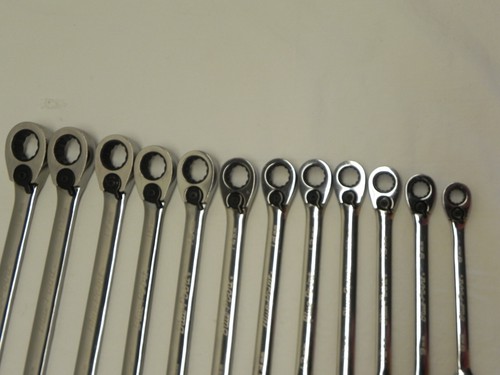 Blue Point BOERM712 12 Pc 12 Pt Metric 15° Offset Ratcheting Combin Wrench Set - Picture 7 of 17