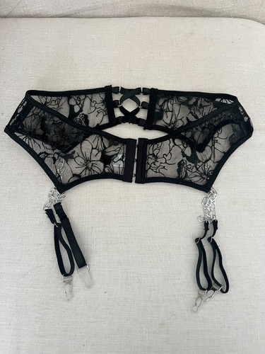 Sexy Black Lace Chain Lingerie Underwear Set ~ Bra, Thong, Suspender Belt - Picture 9 of 11