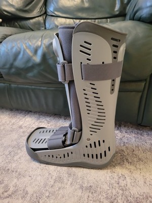 Ossur Rebound Air Walker Tall Boot Size Medium Excellent Barely  Used