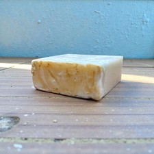 Jabón hidratante y limpiador de leche de burro "crema de limón" hecho a mano 4 oz.