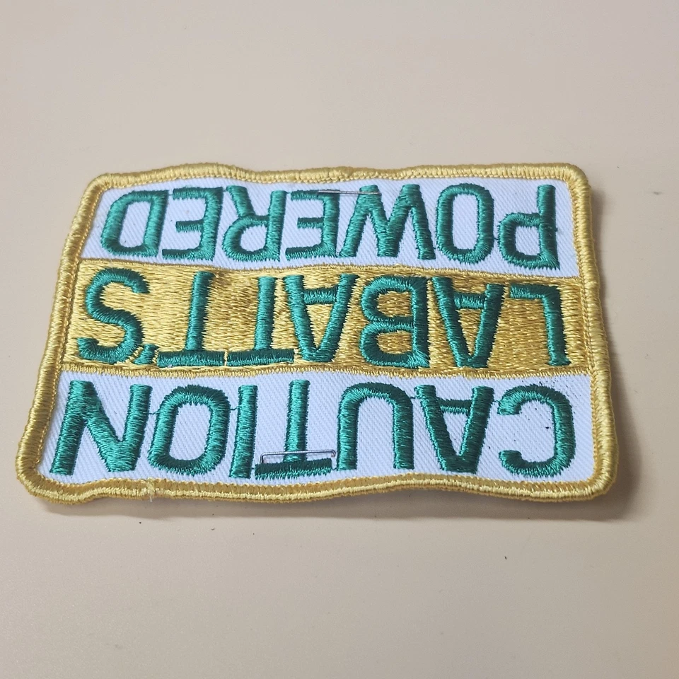 Parche bordado de cerveza Labatt's Precaution vintage coser insignia de 3x4 pulgadas Foto 4 de 4