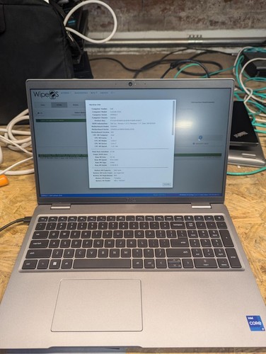 Dell Latitude 5520 P104F 15.6