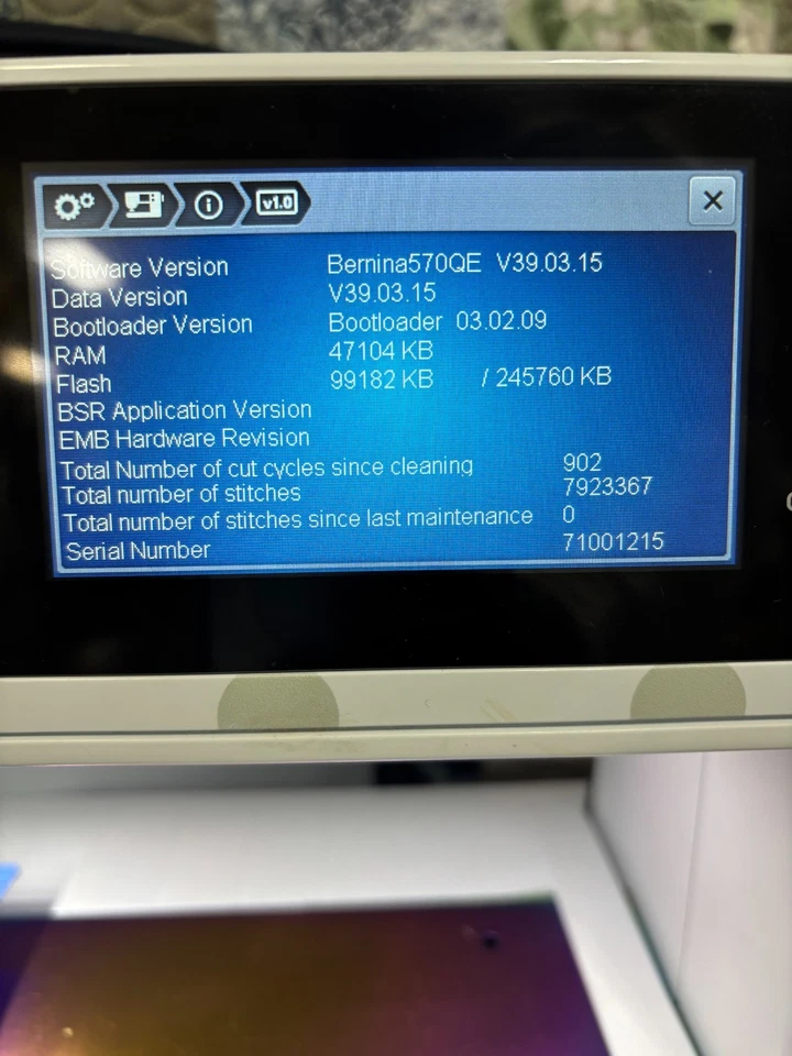 Bernina 570 QE Tula Rosa Edición Especial Foto 4 de 4