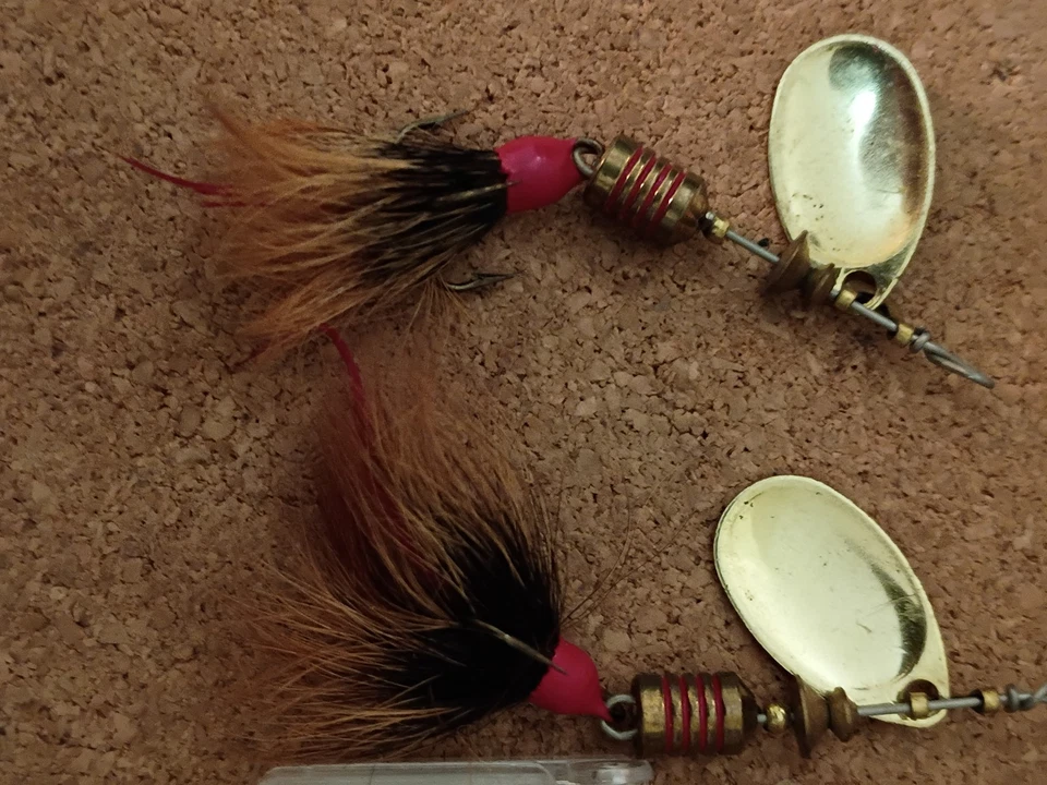 Lote de señuelos de pesca, moscas y hilanderos Foto 2 de 4