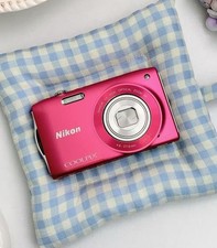Nikon COOLPIX S3300 Strawberry Pink 6x Zoom 16.0MP Digital Camera English