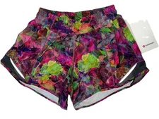NWT🌺LULULEMON🌺SIZE 4🌺HOTTY HOT LR SHORTS🌺MULTI FLORAL🌺4“ LENGTH & LINED🌺