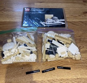 LEGO 21004 ARCHITECTURE: Solomon Guggenheim Museum complete In Box w/ Manual