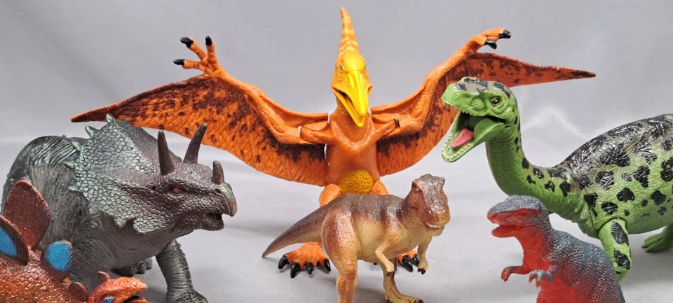 Lote de 7 figuras de juguetes de dinosaurios Foto 3 de 4