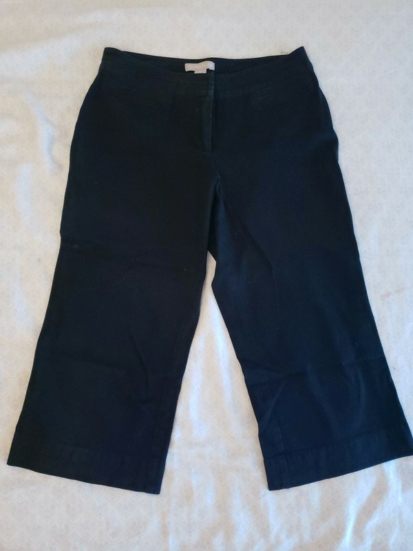 Janeville Wide Leg Cropped Capri Pants in Black, Women's Size 4P Petite