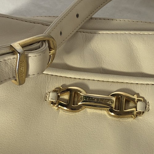Vintage Etienne Aigner Creme Leder Crossbody Schultertasche Reißverschluss oben Gold Hardware - Bild 6 von 16