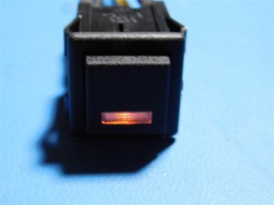 3 Oslo Switch QLM1B28 Q-Series 28V Lighted SPST Momentary Pushbutton Switches