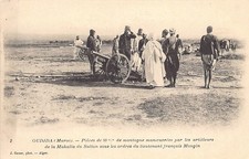 Maroc - OUJDA - Pièce de 80 mm de montagne manoeuvrées par les artilleurs de la
