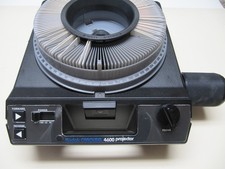 KODAK Carousel 4600 Slide Projector Set w/ Zoom Lens, Tray, Remote  Hard Case.