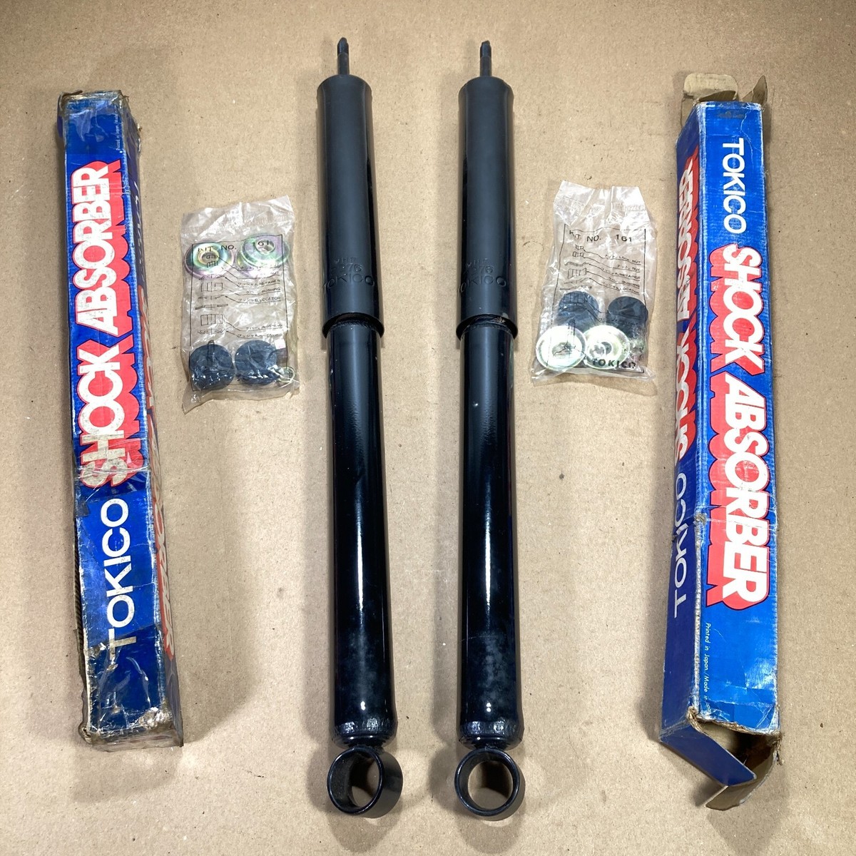 Rear Shock Absorber Pair Tokico 2276 Fit For Toyota Corolla AE86