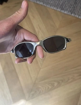 Vintage Oakley New Juliet Silver / Black X-Metal Sunglasses | Y2K Retro - Photo 1/4