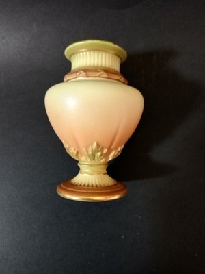 royal worcester vase signiert