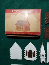 PLASTICVILLE CC-8 CHURCH KIT BROWN WHITE