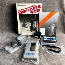 RARE Sanyo M5550 Walkman Stereo Cassette Player Complete in Box -PARTS ONLY
