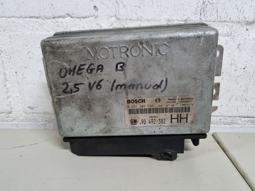 Opel Omega B 2.5i 24V Motorsteuergerät ECU 125KW/170PS X25XE Motor 90492382