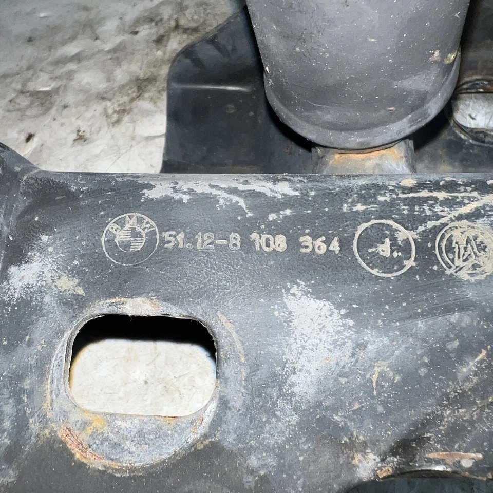 Amortiguadores y soportes para parachoques trasero izquierdo derecho bmw e31 850i 850ci 850csi 850csi Foto 4 de 4