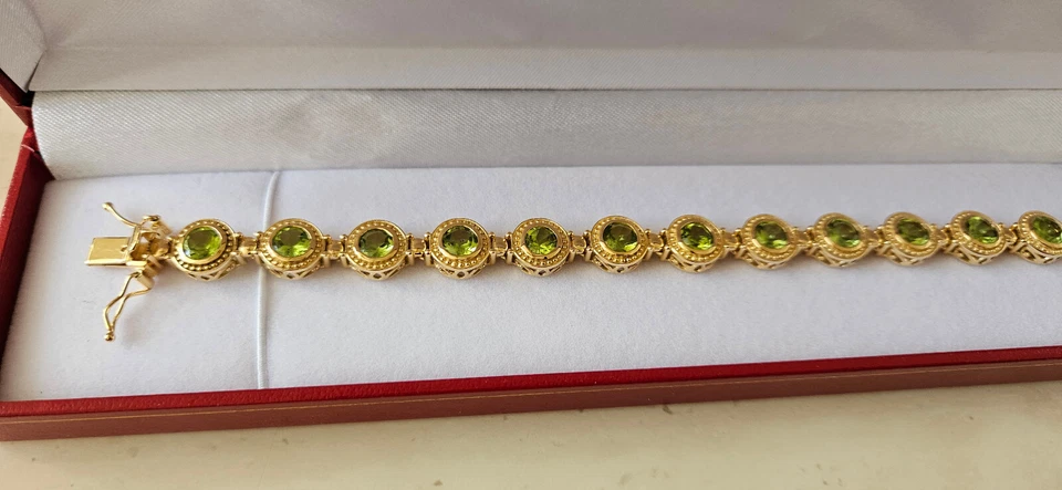 11.91ct Peridot Station Bracelet in 18k Gold Over Silver - Image 2 of 4