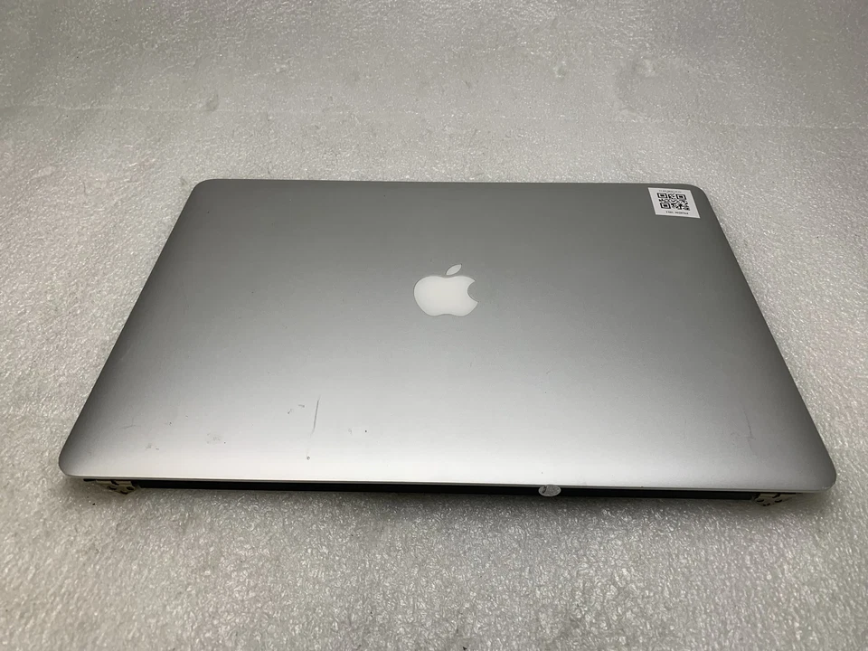 MacBook Pro A1398 15" 2015 Retina LCD Assemblaggio ARGENTO 661-02532 GRADO B - Immagine 2 di 4