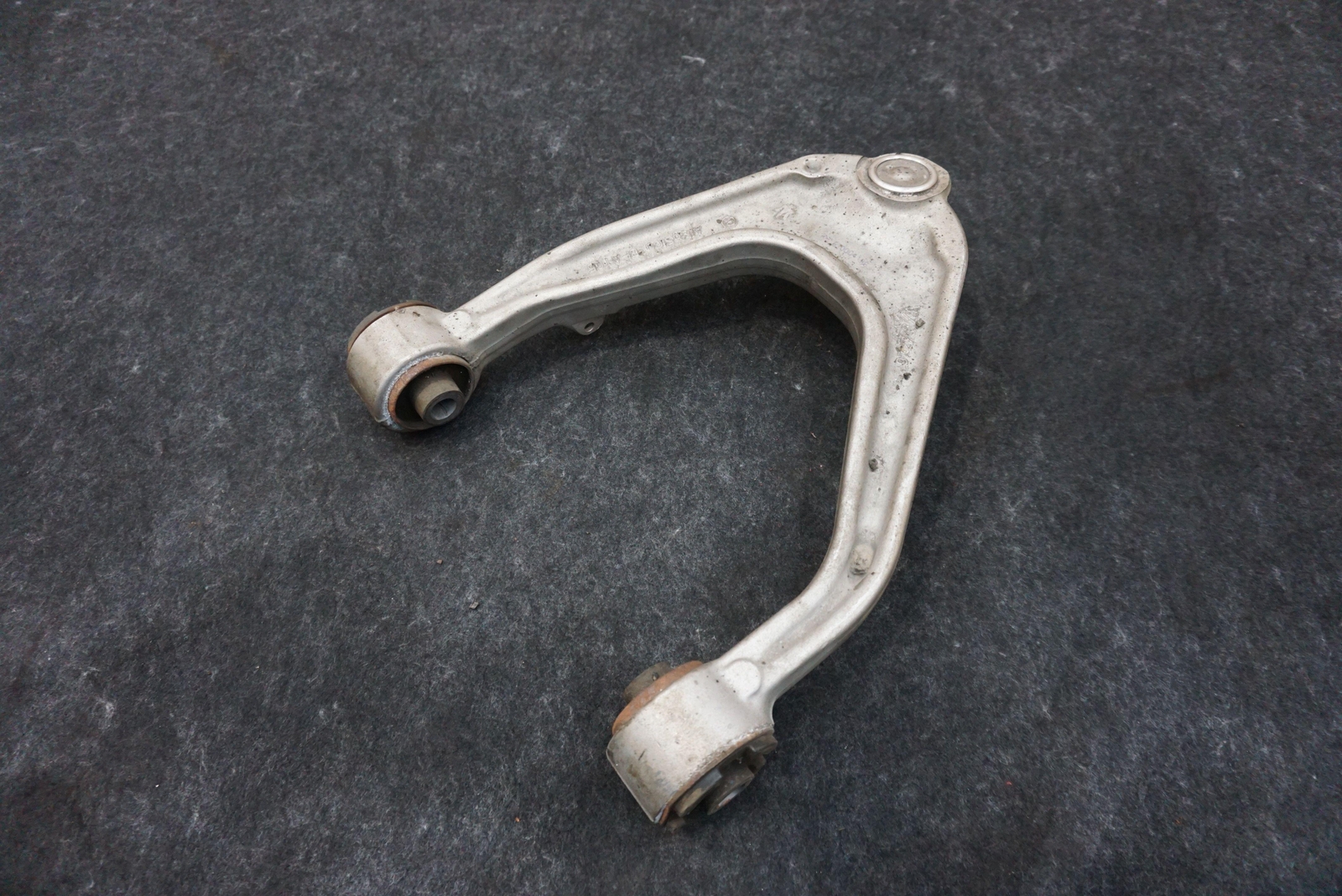 Front Right Side Upper Control Arm OEM 670004186 Maserati Ghibli M157 2014-17+