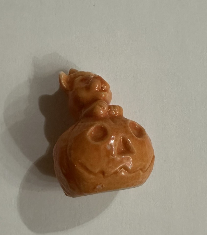 Wade Whimsies England Red Rose Tea Figurine Calendar Series Pumpkin October eBay