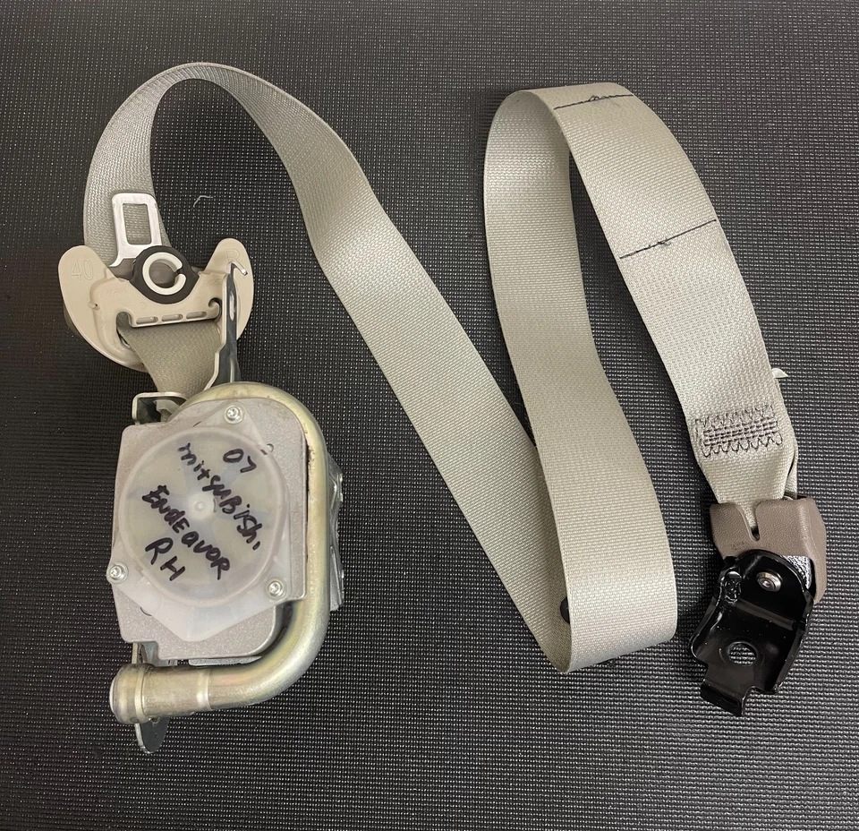 07 08 09 10 11 MITSUBISHI ENDEAVOR CINTURÓN DE SEGURIDAD LADO PASAJERO DELANTERO DERECHO OEM Foto 2 de 4