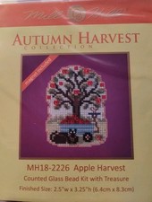 MILL HILL AUTUMN HARVEST APPLE HARBEST GLASS BEAD KIT W/ TREASURE MH18-2226, NIP