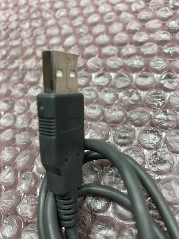 Used Belkin F5U208 VideoBus II  - Image 2 of 4