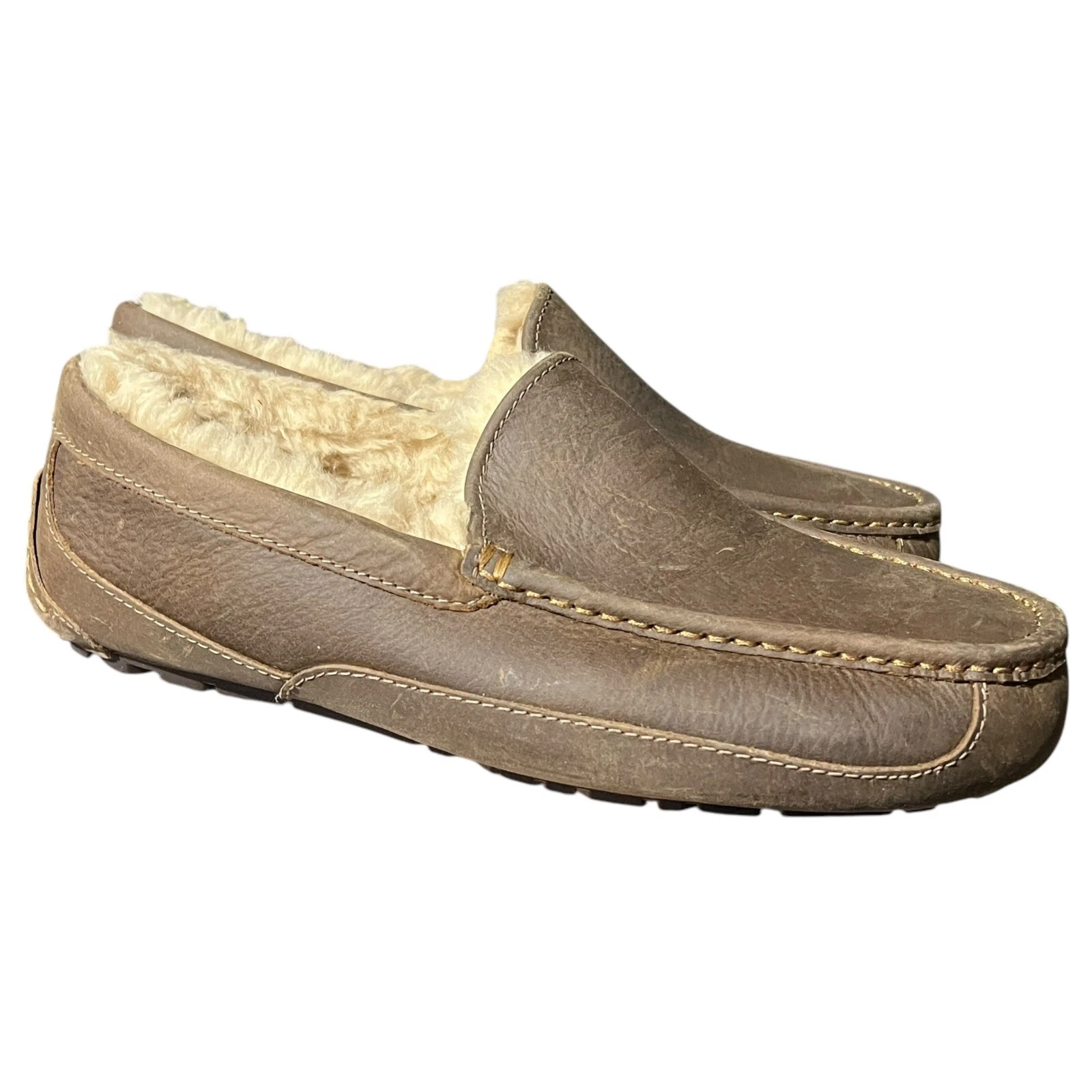 UGG Scarpe Uomo 9 EEE (3E) Pelle Marrone Ascot Shearling Pantofole Mocassino 5379