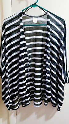 Women's One Size Fits All Black & White Wrap-NWOT