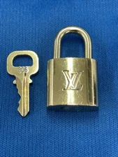 Auth LOUIS VUITTON Cadena PadLock Lock & Key Set  Brass Gold Number random