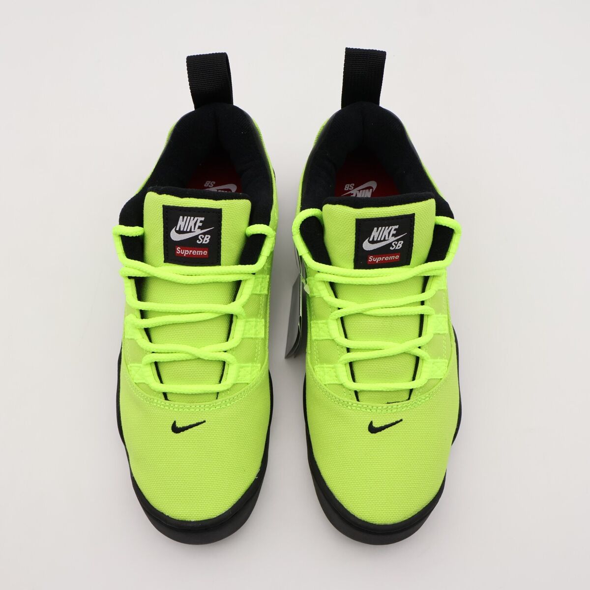 FQ3000-700 Supreme Nike SB Darwin Low Green Volt Black White FQ3000-700 Supreme Nike SB Darwin Low Green Volt Black White
